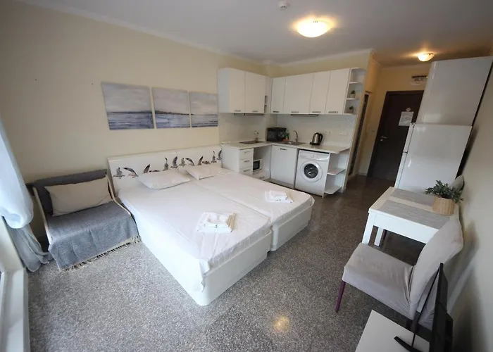 Menada Admiral Plaza * サニービーチ