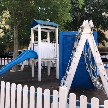 Menada Admiral Plaza 公寓 阳光海滩