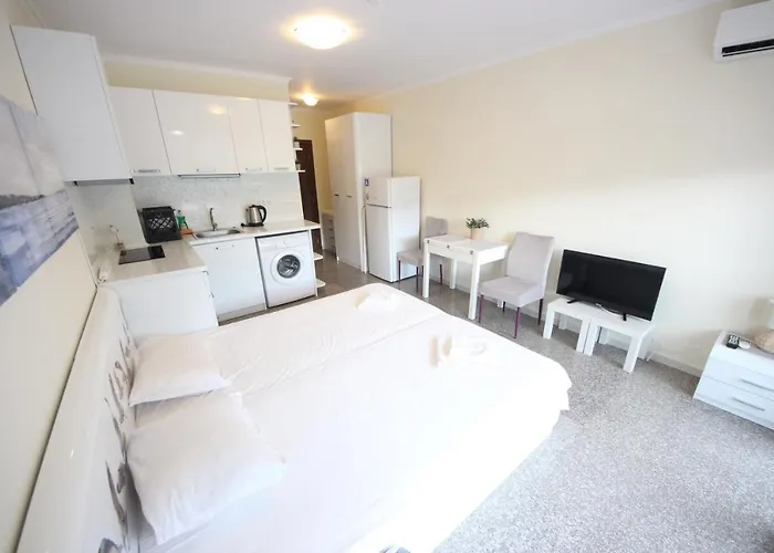 Menada Admiral Plaza * Slantchev Briag